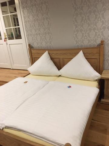 Hotel-Pension Markt-Scheune Anno 1652 フロートー エクステリア 写真