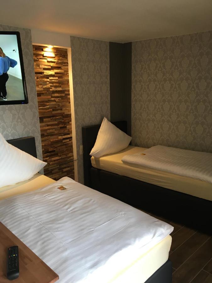Hotel-Pension Markt-Scheune Anno 1652 フロートー エクステリア 写真