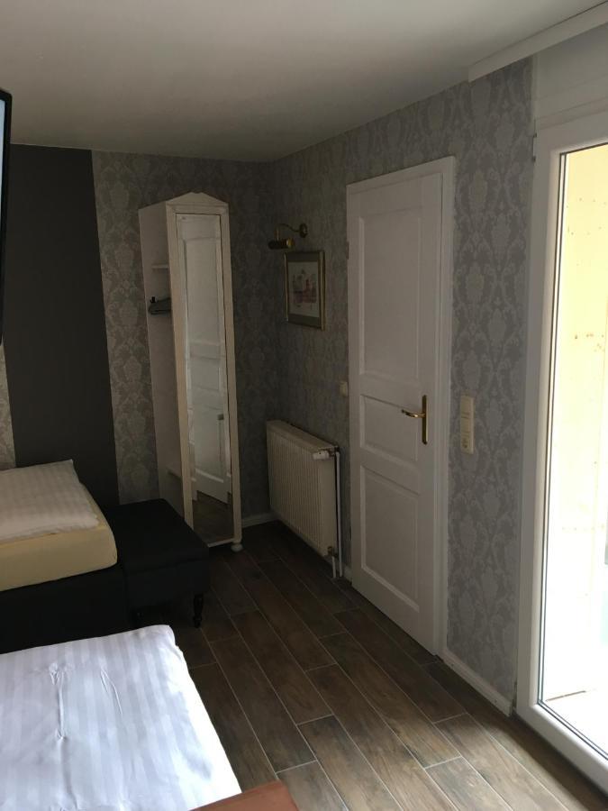 Hotel-Pension Markt-Scheune Anno 1652 フロートー エクステリア 写真